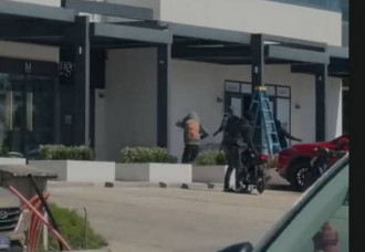 Attempted Robbery at Jewelry Store in Cole Bay Foiled.